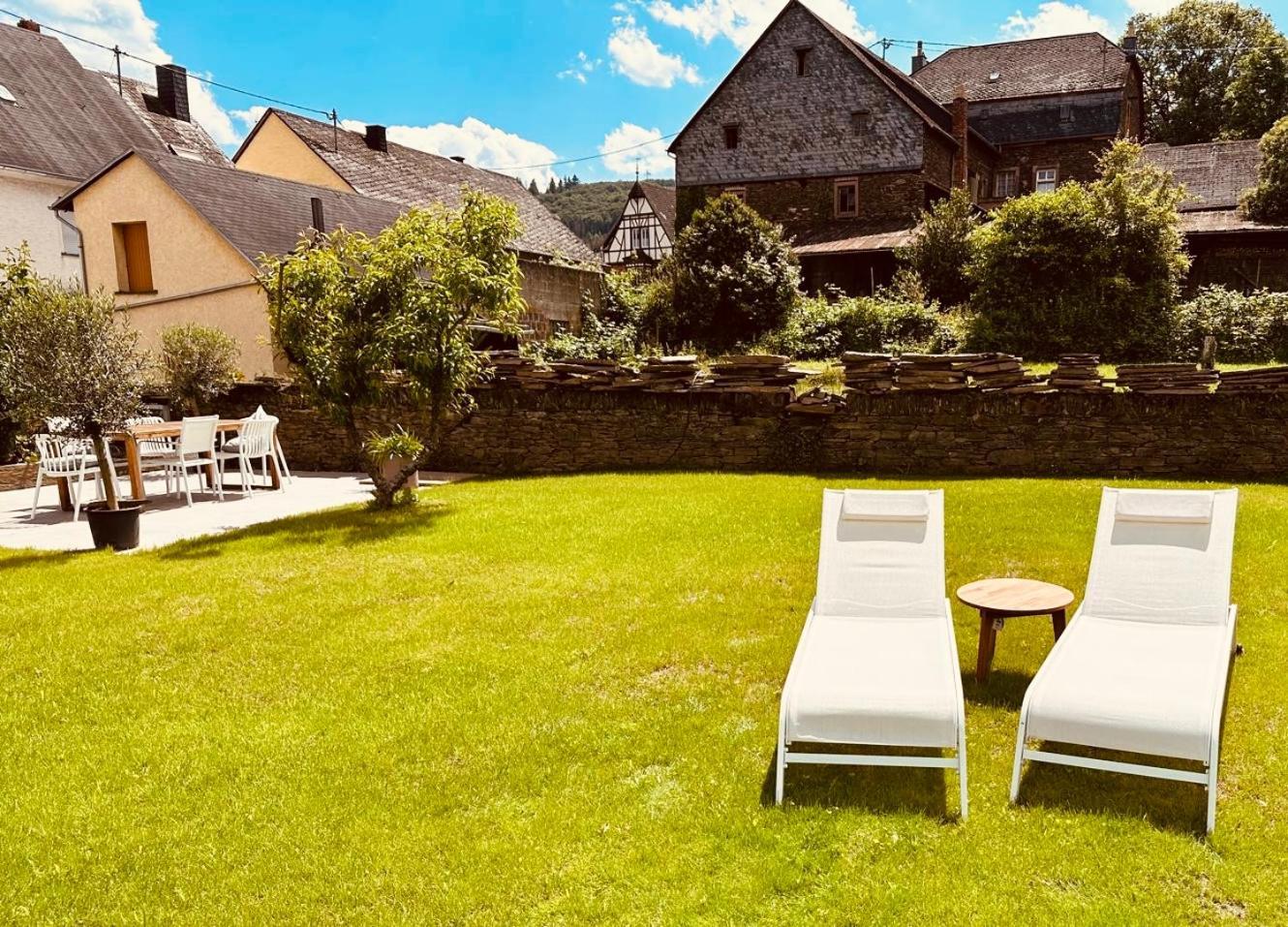 Gut Foersterlay - Exklusive Boutique Apartments Im Historischen Winzerhaus Direkt An Der Mosel Lösnich 외부 사진